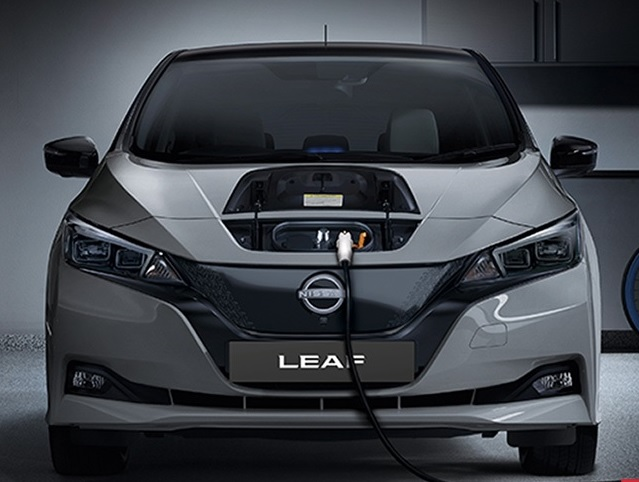 Nissan Leaf electrico en la historia en movimiento postpiston